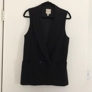 Sleeveless black vest double breasted